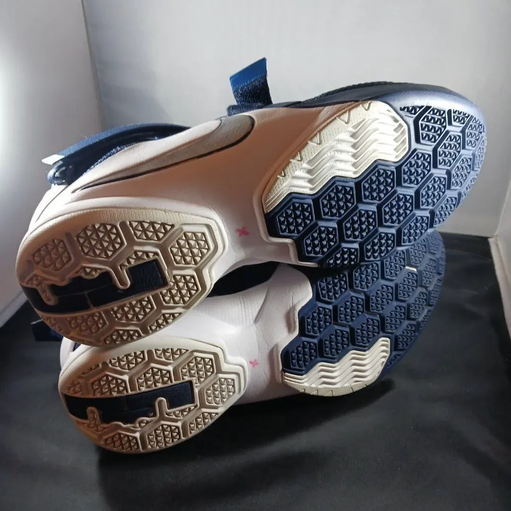 Nike Lebron Soldier 9 Kid's Sneaker size 7Y Blue White
